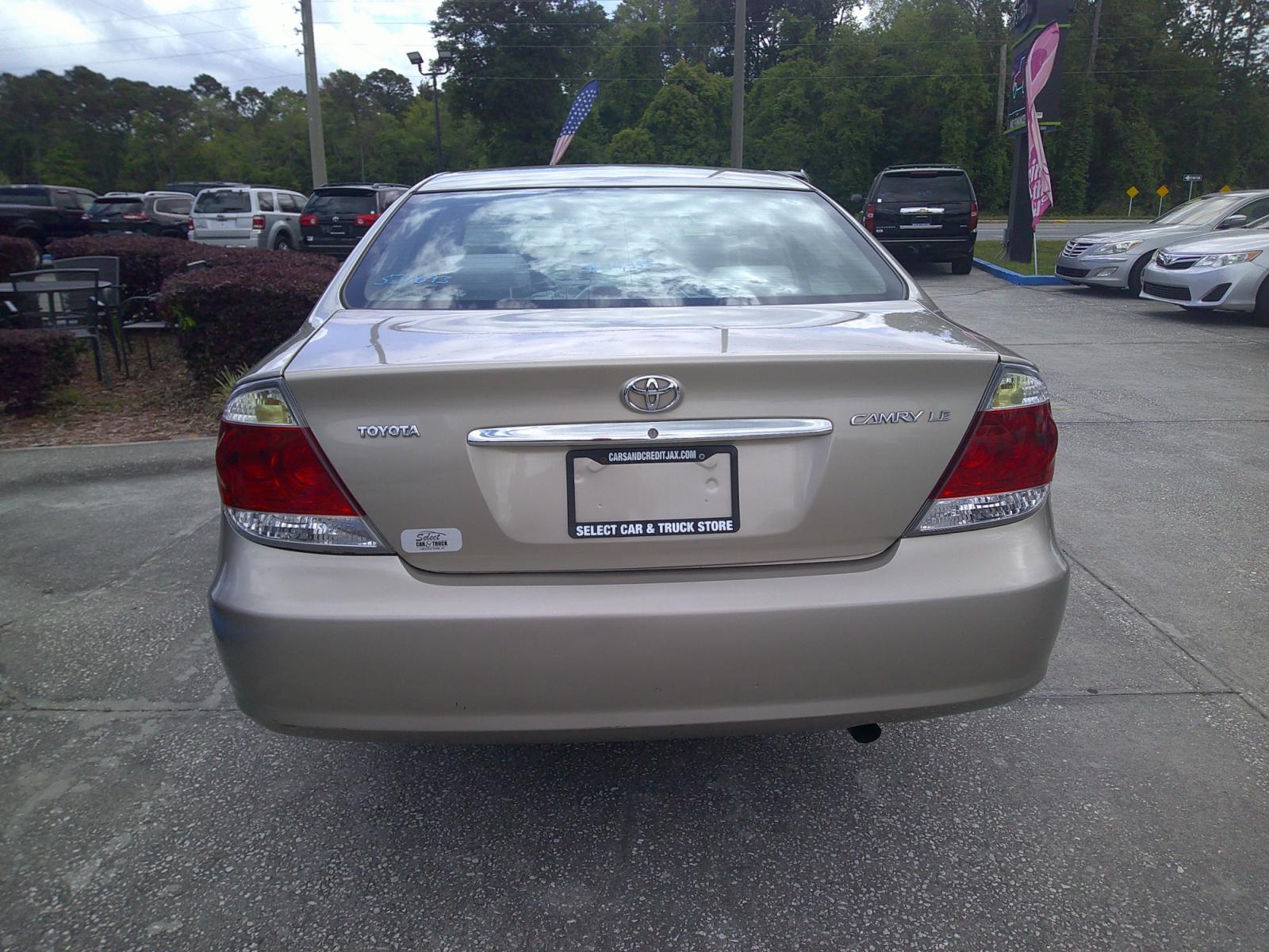 2005 SILVER TOYOTA CAMRY SE; LE; XLE (4T1BE32KX5U) , located at 390 Hansen Avenue, Orange Park, FL, 32065, (904) 276-7933, 30.130497, -81.787529 - Photo #3